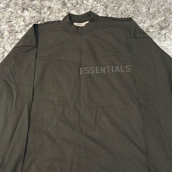 ESSENTIALS L/S TEE BRAND NEW - Picture 1 of 4
